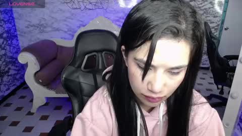 Snapshot of violetta_jhonson_v chatting on 02/27/25, 06:40 Violetta online show from 02/27/25, 06:40