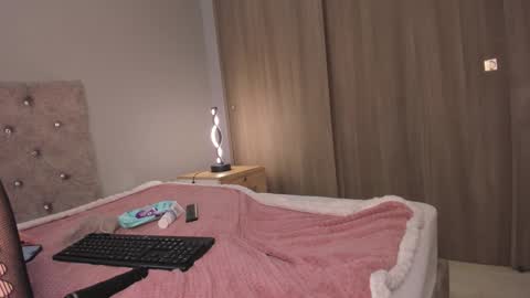 Snapshot of violetta_swift_ chatting on 12/29/24, 02:21 violetta independent model online show from 12/29/24, 02:21