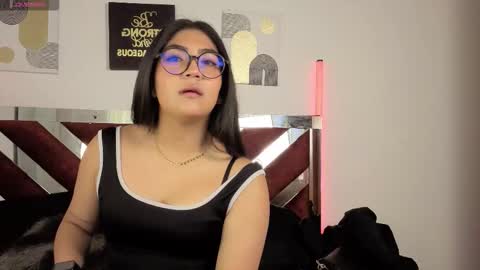 violettabloom1_ online show from 09/27/25, 12:54