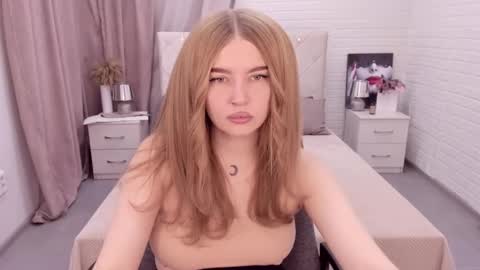 Snapshot of violettaotis chatting on 12/03/24, 11:33 ViolettaOtis online show from 12/03/24, 11:33