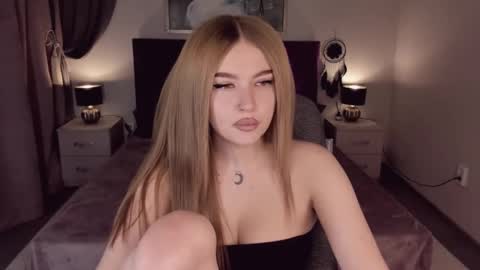 Snapshot of violettaotis chatting on 01/22/25, 11:34 ViolettaOtis online show from 01/22/25, 11:34