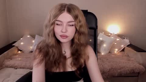 Snapshot of violettaotis chatting on 02/12/25, 11:29 ViolettaOtis online show from 02/12/25, 11:29