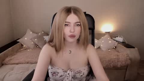 Snapshot of violettaotis chatting on 02/17/25, 11:34 ViolettaOtis online show from 02/17/25, 11:34