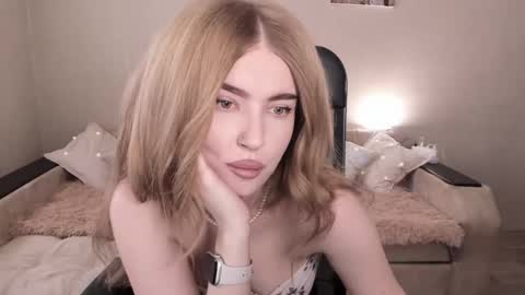 Snapshot of violettaotis chatting on 02/23/25, 10:17 ViolettaOtis online show from 02/23/25, 10:17