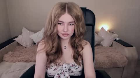 Snapshot of violettaotis chatting on 03/04/25, 11:19 ViolettaOtis online show from 03/04/25, 11:19
