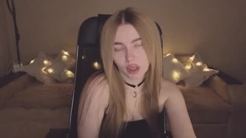 ViolettaOtis online show from 11/22/25, 01:43