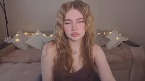 ViolettaOtis online show from 05/18/26, 03:29