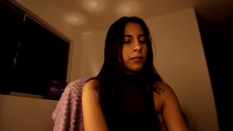 Snapshot of violettastars chatting on 10/01/25, 03:45 Violetta....Follow me in Twitter... online show from 10/01/25, 03:45