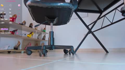 Snapshot of violettastrada chatting on 01/18/25, 11:55 CALL ME TATIANA online show from 01/18/25, 11:55