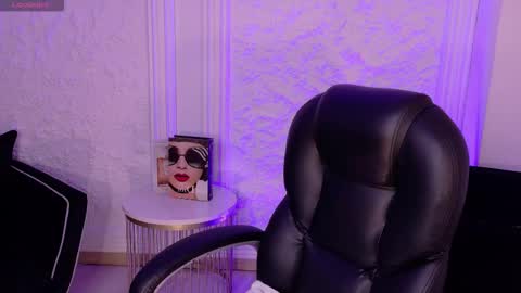 Violett Castel online show from 01/14/26, 07:30