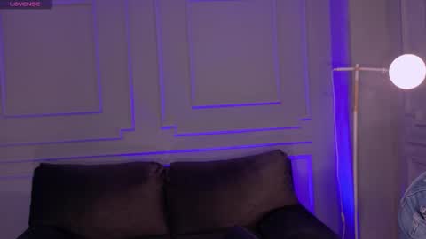 Violett Castel online show from 03/11/26, 07:31