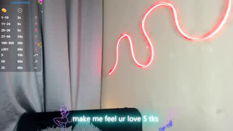 Snapshot of violettelynn_ chatting on 02/17/26, 05:37 Violetta Morningstar online show from 02/17/26, 05:37