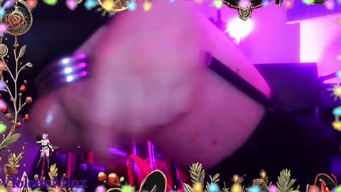 Snapshot of violetteminx chatting on 12/21/24, 01:42 Violette online show from 12/21/24, 01:42