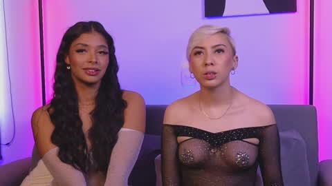 Snapshot of violettgrey_ chatting on 12/24/24, 10:28 Violet online show from 12/24/24, 10:28