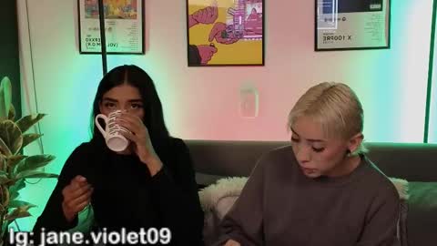 Violet online show from 12/04/25, 01:48