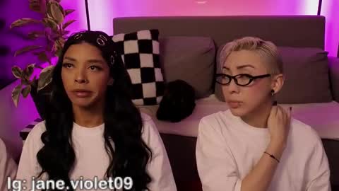 Violet online show from 12/19/25, 02:40