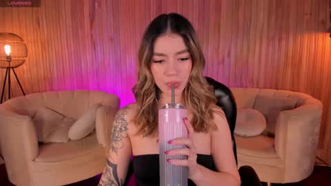 Violett  online show from 09/21/25, 05:03