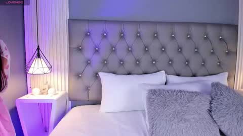 VioletthaRous online show from 02/21/26, 10:44