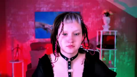 Snapshot of violettwoods chatting on 07/14/26, 06:18 Violett online show from 07/14/26, 06:18