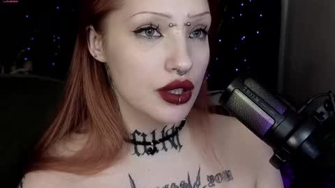 Snapshot of violetvio1ator chatting on 02/13/25, 04:39 Dommy mommy online show from 02/13/25, 04:39