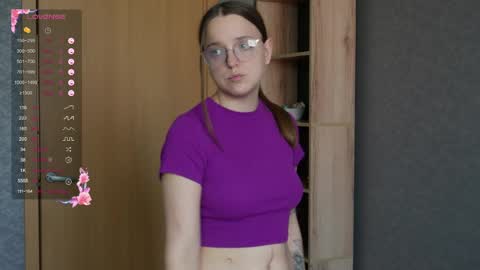 Snapshot of violetwin chatting on 05/19/26, 11:38 Violet online show from 05/19/26, 11:38
