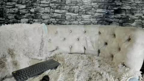 Snapshot of violetwinters_ chatting on 05/04/26, 03:35 violetwinters_ online show from 05/04/26, 03:35