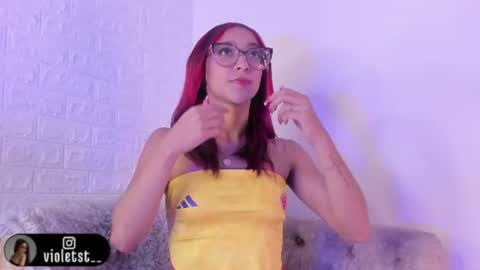 Snapshot of violetwinters_ chatting on 06/18/26, 03:51 violetwinters_ online show from 06/18/26, 03:51