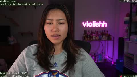 Snapshot of violishh chatting on 02/21/25, 02:50 follow me on twitter violishh and ig violishh  online show from 02/21/25, 02:50