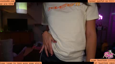 Snapshot of violishh chatting on 11/14/25, 01:04 follow me on twitter violishh and ig violishh online show from 11/14/25, 01:04