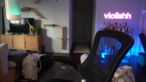 follow me on twitter violishh and ig violishh  online show from 06/03/26, 12:13