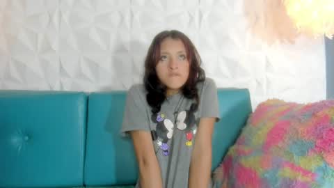 viollet_saens online show from 05/22/26, 07:52