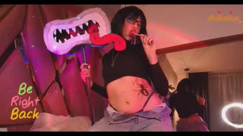 Snapshot of viollettaa_ chatting on 11/01/25, 06:43 Violetta online show from 11/01/25, 06:43