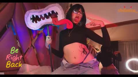 Snapshot of viollettaa_ chatting on 11/03/25, 06:53 Violetta online show from 11/03/25, 06:53