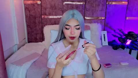 viollettebylyly online show from 10/01/25, 12:11