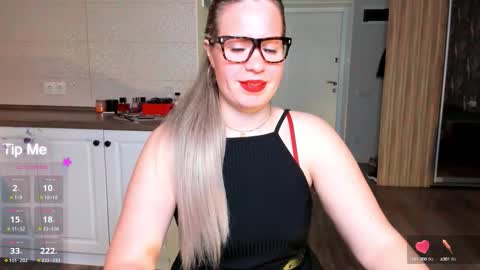 Snapshot of vip_juicy chatting on 10/02/25, 06:20 VelvettTime online show from 10/02/25, 06:20