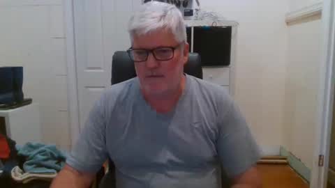 viper654321 online show from 01/01/25, 08:13