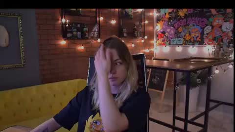 Snapshot of vireliamoonfall chatting on 07/05/26, 05:47 Virelia online show from 07/05/26, 05:47