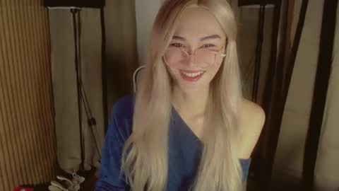 Pearl online show from 10/11/25, 02:11