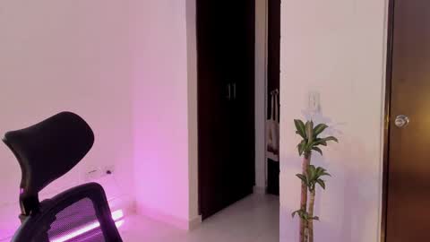 Snapshot of virtual111_ chatting on 01/29/25, 01:27 Lu online show from 01/29/25, 01:27