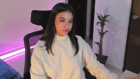 Snapshot of virtual111_ chatting on 02/12/25, 02:56 Lu online show from 02/12/25, 02:56