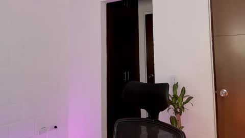 Snapshot of virtual111_ chatting on 02/23/25, 12:41 Lu online show from 02/23/25, 12:41