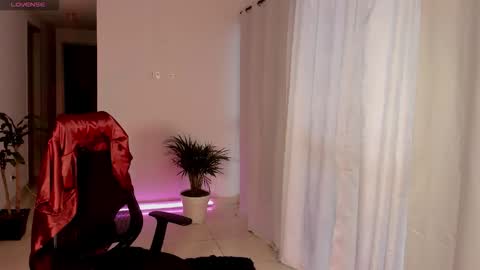 Snapshot of virtual111_ chatting on 11/26/25, 10:33 Lu online show from 11/26/25, 10:33