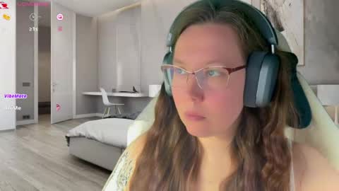 Victoria Romans online show from 04/13/26, 05:35