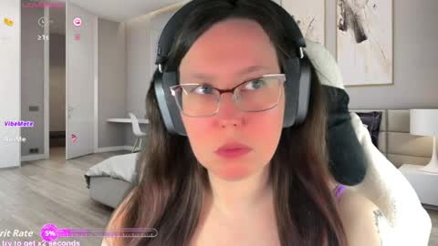 Victoria Romans online show from 05/25/26, 02:17