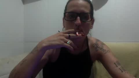 Snapshot of vitatattoo chatting on 12/21/25, 01:18 Vita online show from 12/21/25, 01:18