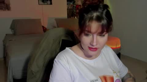 Snapshot of vitaxviper chatting on 02/10/25, 09:25 Vit a Viper online show from 02/10/25, 09:25