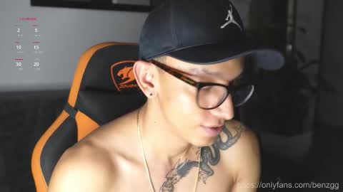 Snapshot of vito_benz chatting on 11/17/25, 11:10 VITO BENZ online show from 11/17/25, 11:10