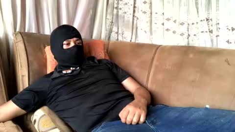 Snapshot of vitora53_ chatting on 11/01/25, 04:20 badboyxx online show from 11/01/25, 04:20