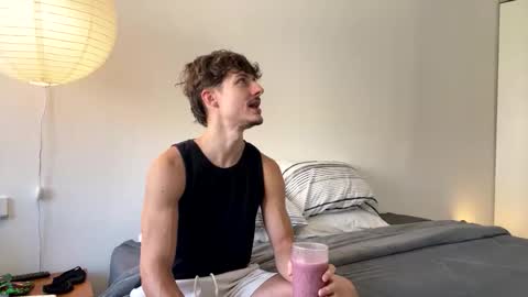 vitoraugustoxxx online show from 12/01/25, 12:32