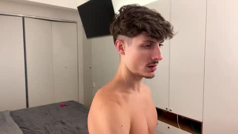 vitoraugustoxxx online show from 12/17/25, 10:05